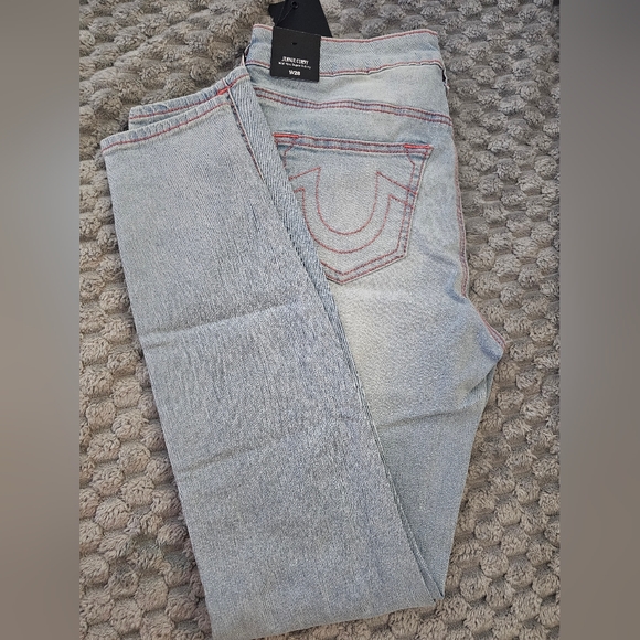 True Religion Jenni Curvy Mid Rise Jeans. - Picture 5 of 8